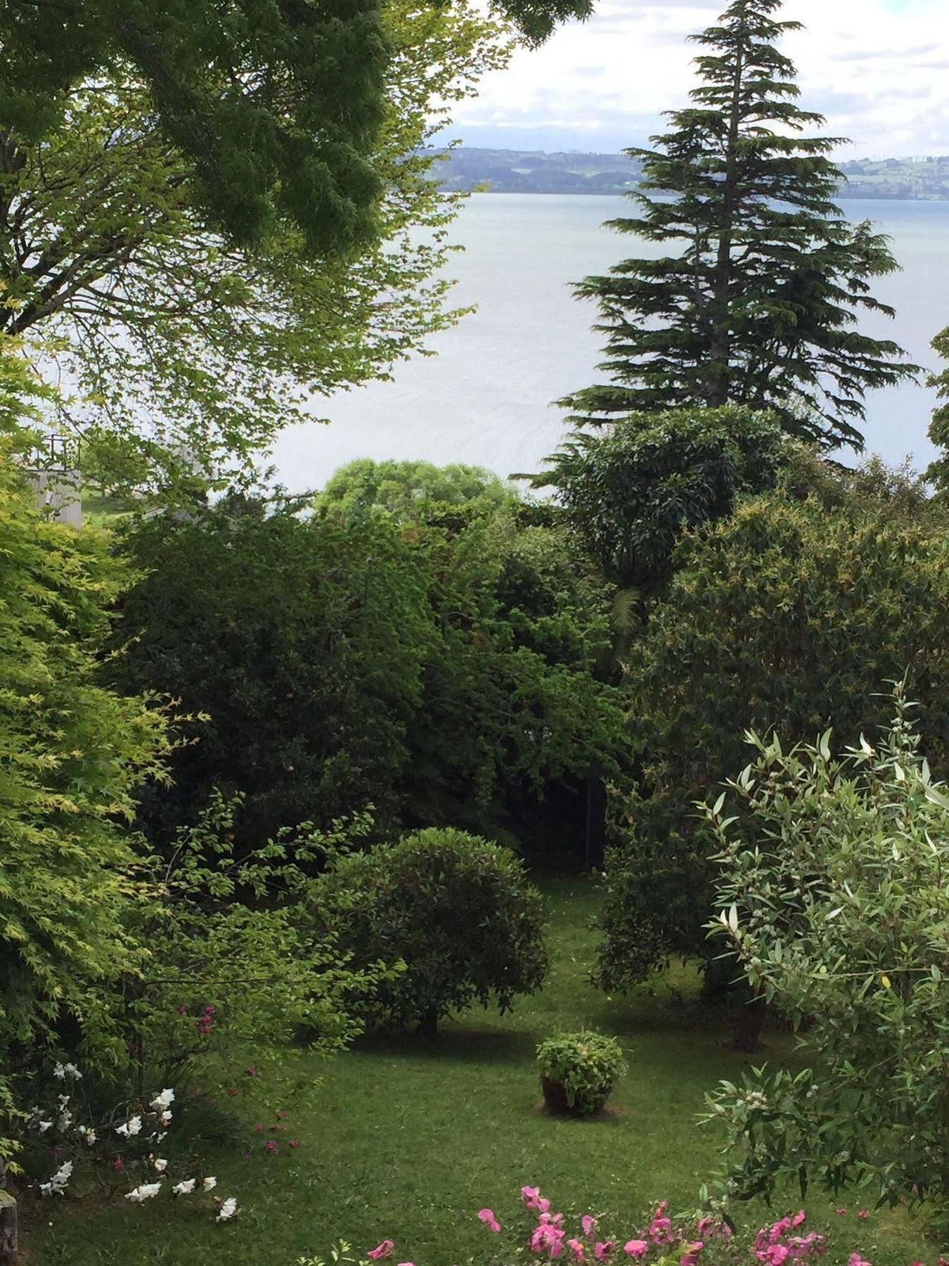 Lakeview Holiday Home Роторуа Экстерьер фото