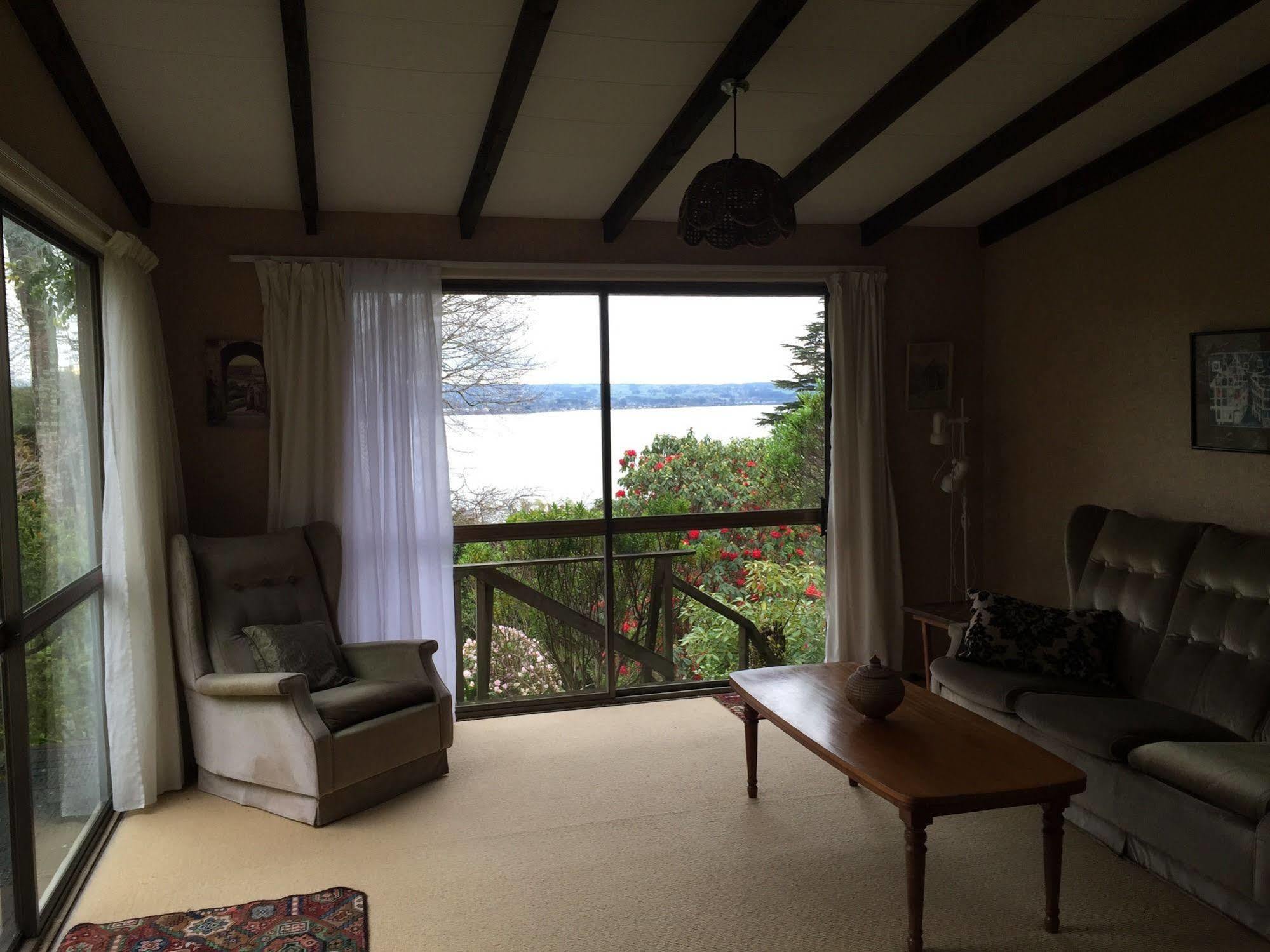 Lakeview Holiday Home Роторуа Экстерьер фото